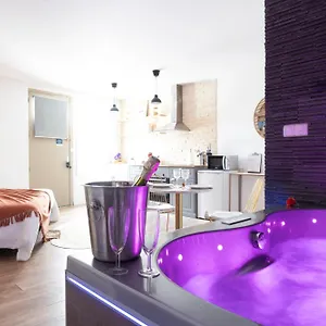 https://loft-romantique-spa-privatif-spa-noctambulles.aixenprovencehotels.org