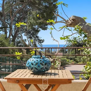 https://beau-t3-vue-mer-a-carqueiranne.aixenprovencehotels.org